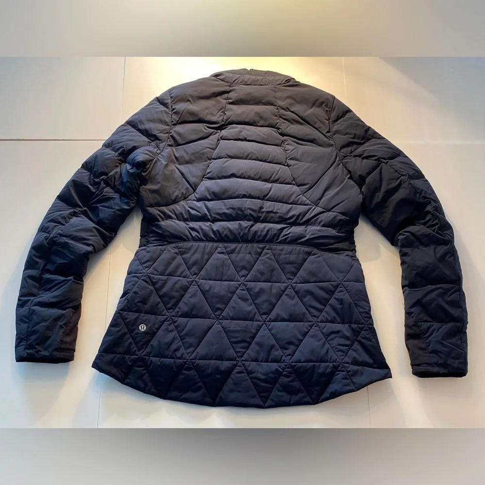Lululemon Fluffed Up Jacket  12  Inkwell - Picture 7 of 7
